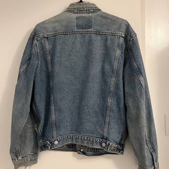 VINTAGE DISTRESSED LEVI DENIM JACKET (S) - Picture 2 of 4